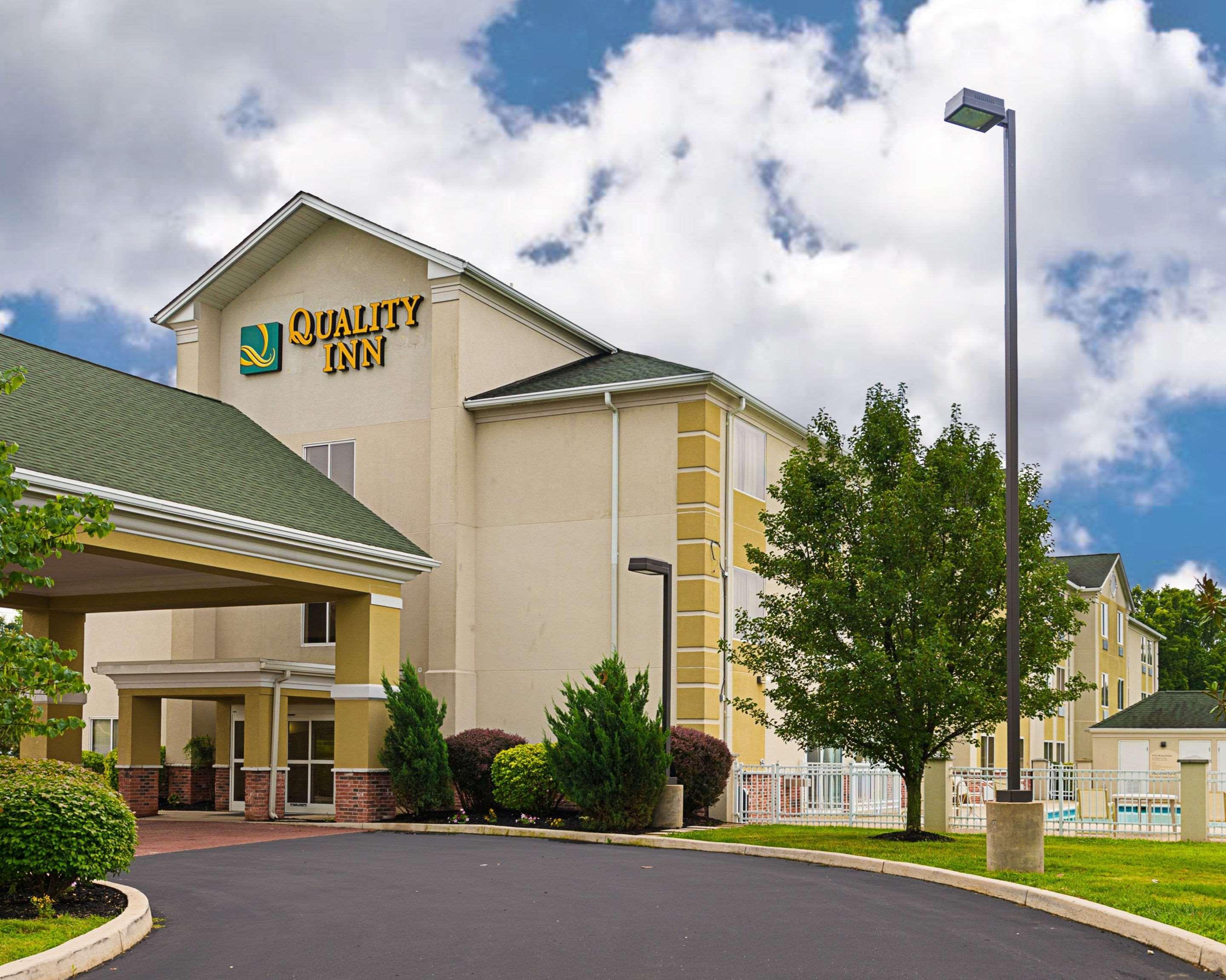Quality Inn Spring Mills - Martinsburg North Exteriér fotografie