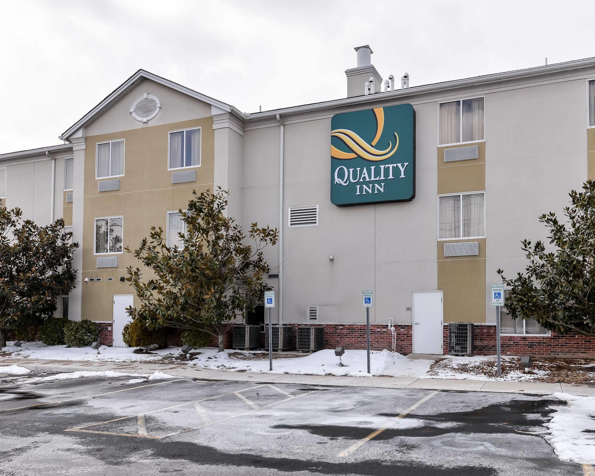 Quality Inn Spring Mills - Martinsburg North Exteriér fotografie